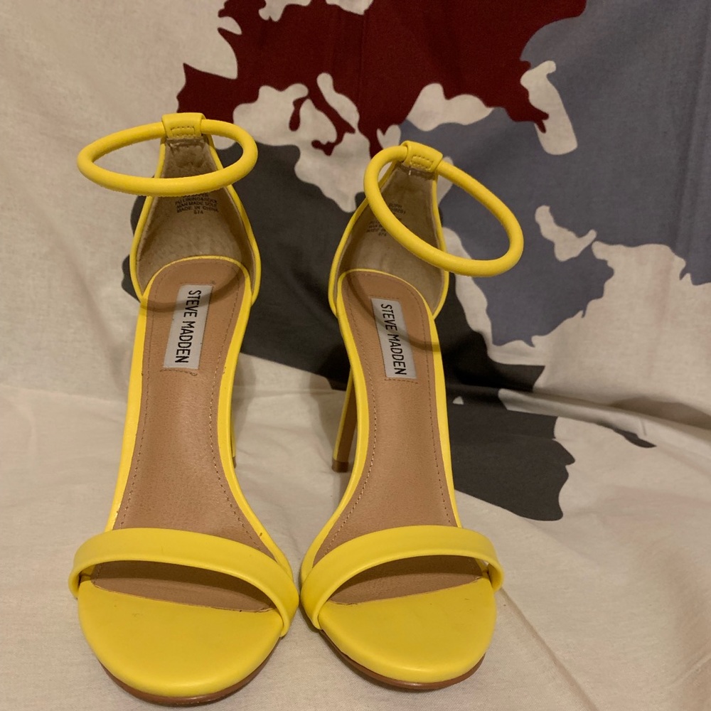 Steve Madden heels- yellow